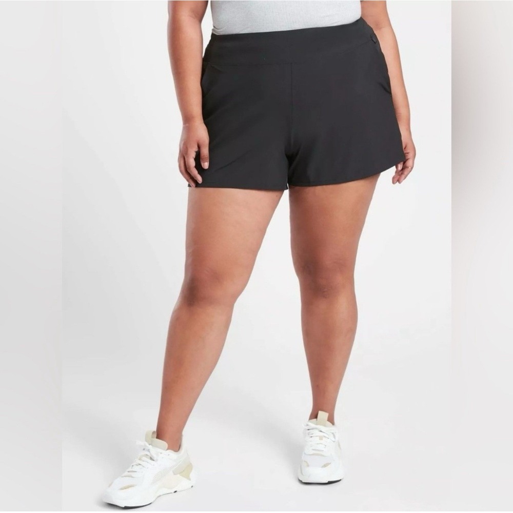 Athleta Shorts Women's Size 22 Brooklyn Shorts Black Wrinkle Resistant NWT 3.5"